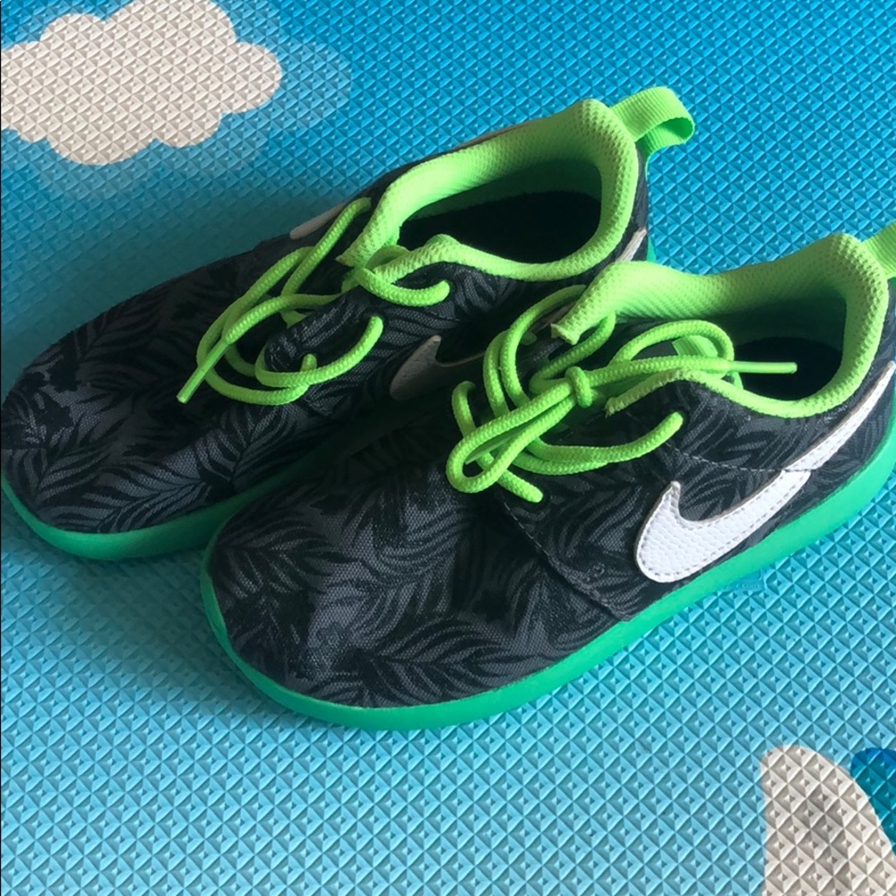 Brand new Nike sneaker 11C